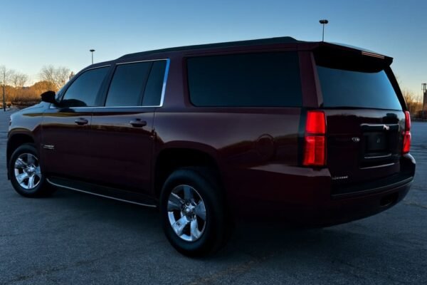 2016 Chevrolet SUBURBAN - Foto 2