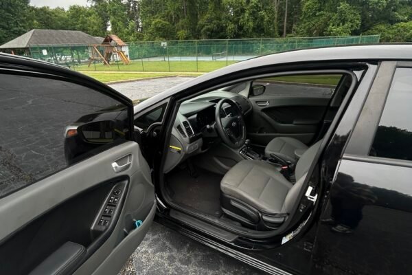 2018 Kia FORTE - Foto 7