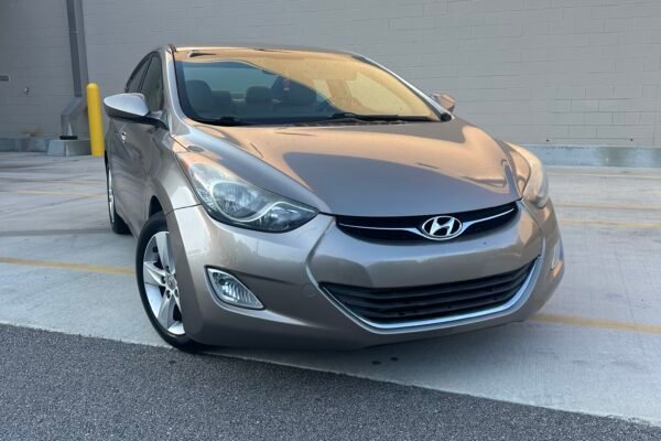 2013 Hyundai ELANTRA - Foto 2