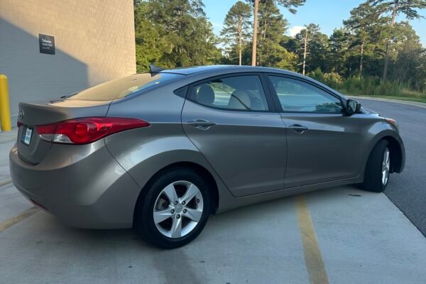 2013 Hyundai ELANTRA - Foto 3