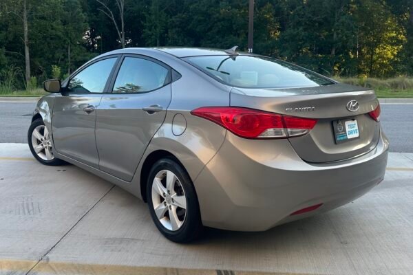 2013 Hyundai ELANTRA - Foto 5
