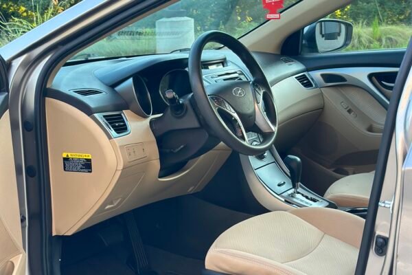 2013 Hyundai ELANTRA - Foto 7