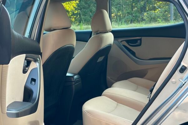 2013 Hyundai ELANTRA - Foto 8