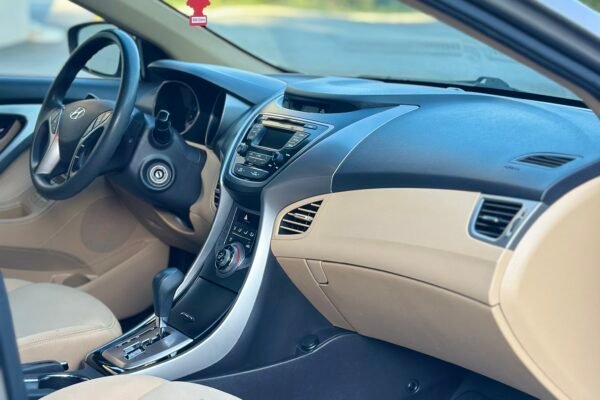 2013 Hyundai ELANTRA - Foto 9